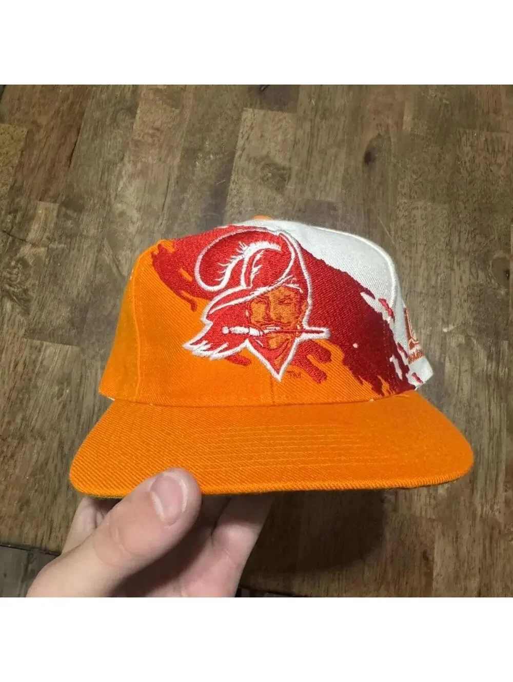 VTG Tampa Bay Buccaneers Logo Athletic Splash Snapback Hat